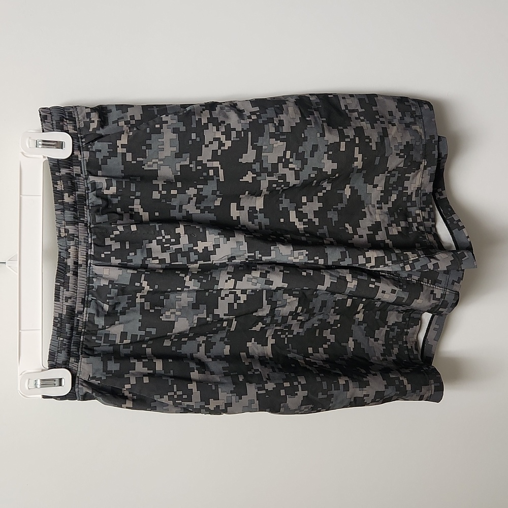 Lululemon mens pace breaker shorts